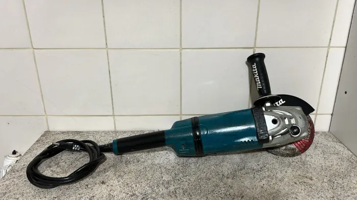 Esmerilhadeira Angular MAKITA GA7040s 2600w 220v