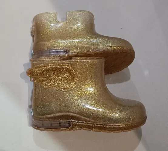 Galocha cano curto dourada com glitter