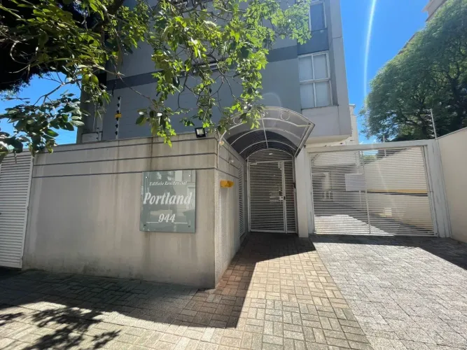 Locação - Apartamento na Zona 07 em Maringá