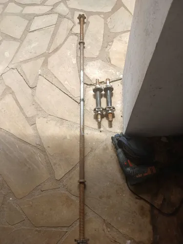 Vende se barra maciça rosqueada