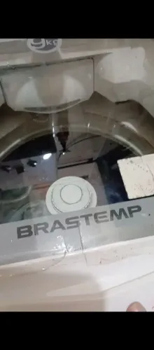 MÁQUINA DE LAVAR ROUPA BRASTEMP 9KG. Não bate a roupa, enche, joga a água fora, centrifuga