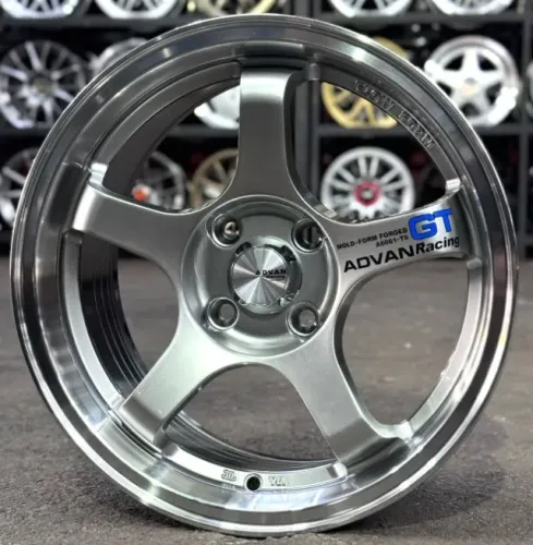 Rodas ADVAN GT aro 15 Furação 4x100