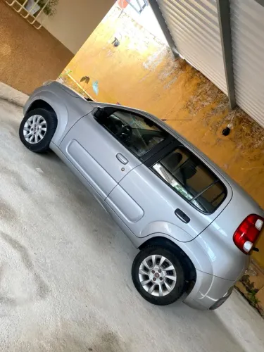 Fiat Uno Vivace Celeb. 1.0 EVO F.flex 8V 5P 2013