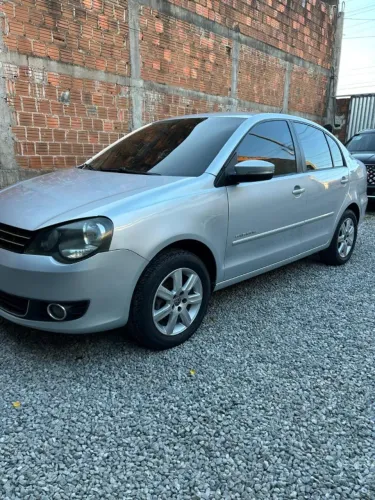 Volkswagen Polo Sed. Comfort. 1.6 MI Tot. Flex 8V 2013