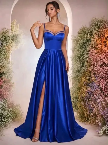 Vestido cetim azul royal para formatura com cauda atrás