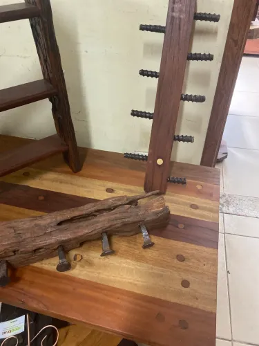 Pendurador de madeira 