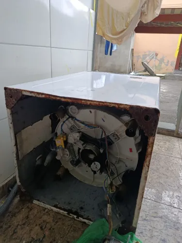 Leve máquina de lavar Brastemp de 8 kg sucata sensor funciona e algumas peças boaspeças