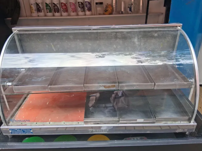 Estufa Elétrica de Vidro Curvo para Exposição de Alimentos
