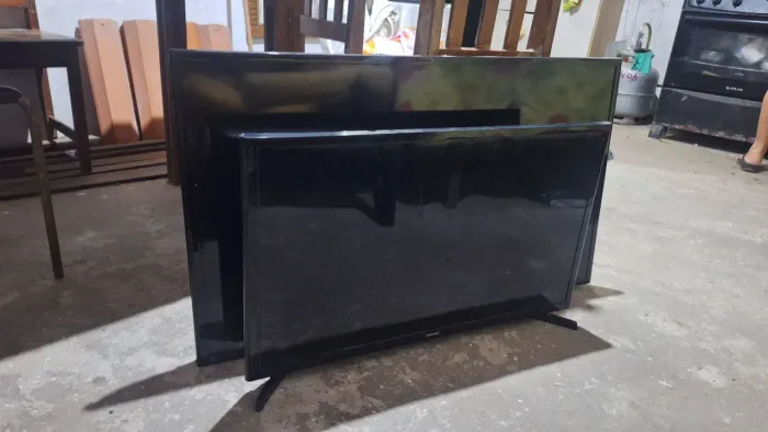 2 tvs para retirada de peças
