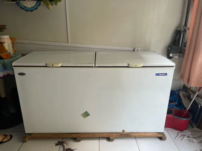 Freezer metal frio
