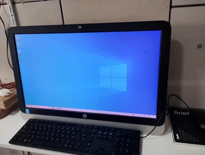 Computador Aio Hp All-in-one 23-r100br I5 8gb Hd 500gb Preto/cinza