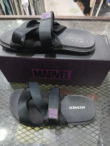 Sandália Kenner Black Panther (Pantera Negra) Marvel - Conforto, Estilo e Exclusividade!
