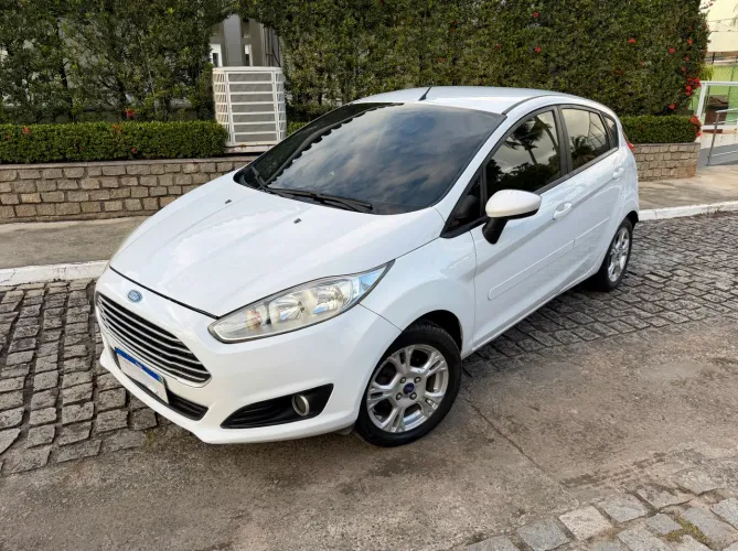 Ford Fiesta 1.6 16V Flex Aut. 5P 2014