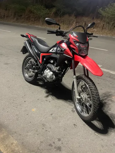 Bros 160 só no ponto de pega e rodar.