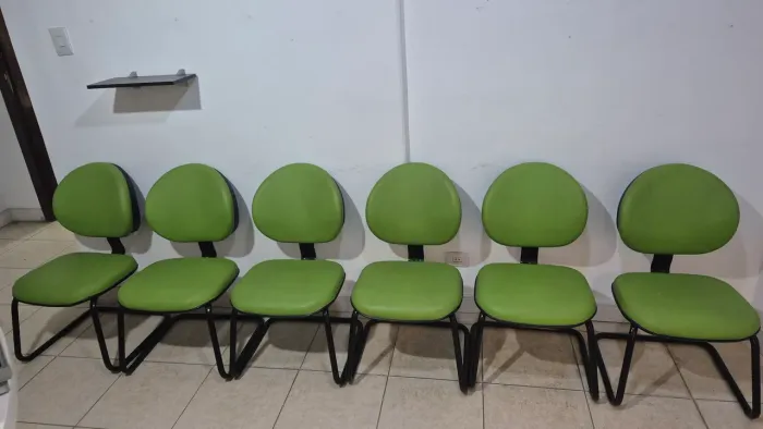 Kit 6 Cadeiras de Escritório / Sala de Espera Fixas - Estofado Verde
