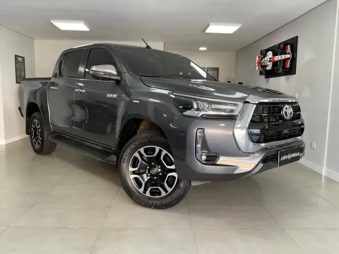 Toyota Hilux CD SRX 4X4 2.8 TDI 16V Diesel Aut. 2023