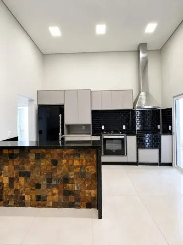 Casa com 3 Suites no Belvedere II