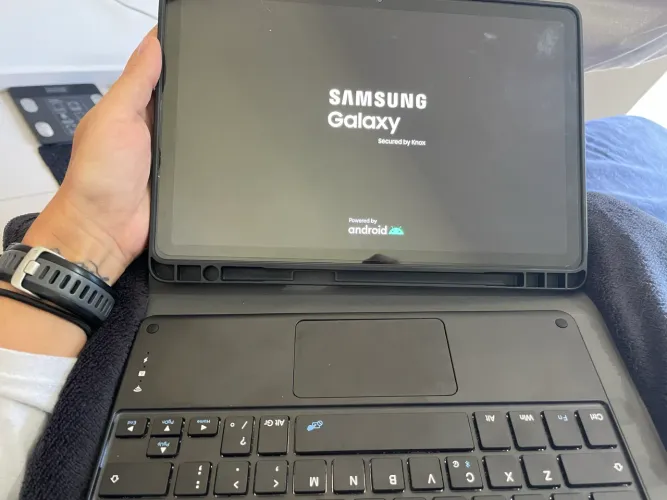 Tablet a9+ dm-x210