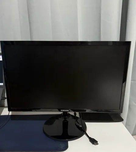 Monitor Samsung 22" Full HD HDMI/VGA - Perfeito Estado