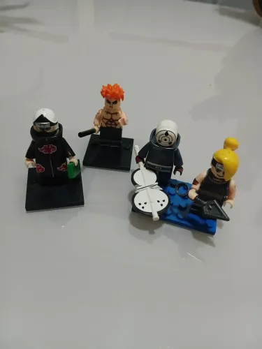 Lote Bonecos Naruto tipo Lego + caderno e imã