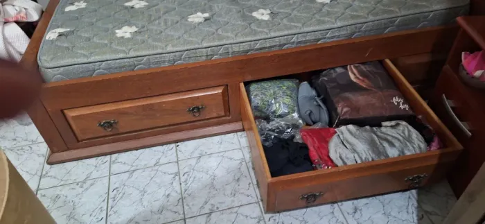 Cama solteiro madeira maciça
