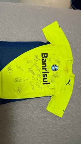 Camisa Grêmio treino verde limão - 2006 autografada por jogadores