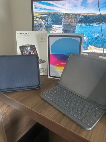 iPad 11 (A16) + Capa e Teclado Logitech Original