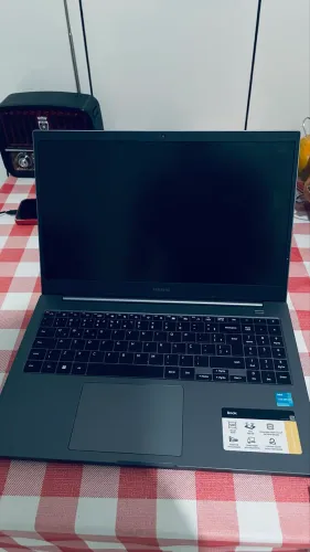 Notebooks Samsung 550XDA Celeron SSD 258 GB RAM 4GB