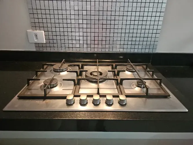 Cooktop 5 Bocas Brastemp Gourmand Inox com Duplachama e Trempe com Ferro Fundido - BDK75DR