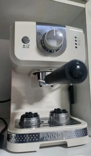 Cafeteira Arno Soleil Pump Espresso com bico vaporizador 