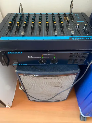 Mesa de som caixa e potência