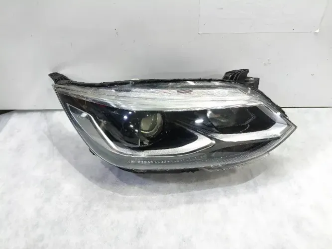 Farol direito Onix Plus Premier 2020 2021 2022 a 2024 original