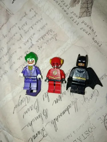 Kit 3 Minifiguras DC Lego Originais Flash Coringa e Batman 