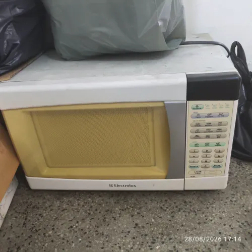 MICROONDAS COM DEFEITO