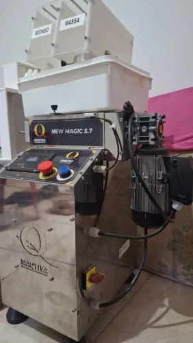 Maquina modeladora, salgados recheados