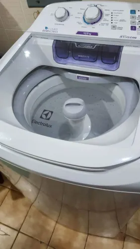 Máquina de lavar roupa 10,5 kg Electrolux LAC11