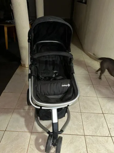 Vendo carrinho de bebê da Safety preto no Setor Leste vila nova 