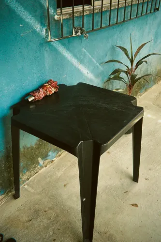 Mesa de plástico preta