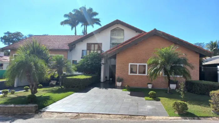 Excelente Casa no Condomínio Bosque de São Bento I com 720m².