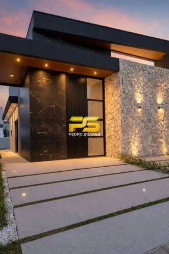 CASA COM 103m² DE ALTO PADRÃO À VENDA EM COND. FECHADO