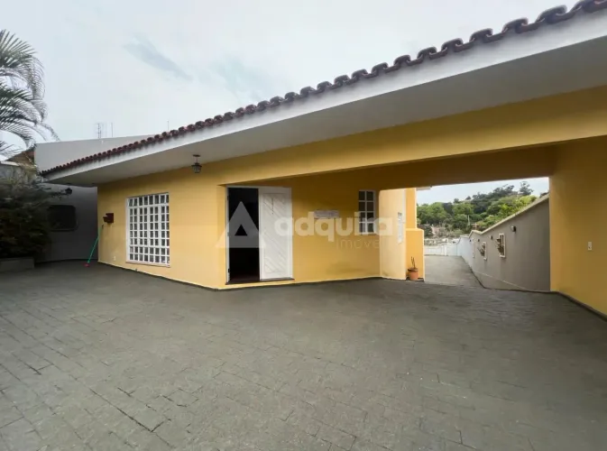 Casa com piscina e 4 quartos para alugar em Oficinas