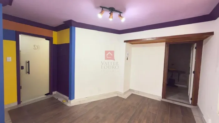 Sobreloja para locação no Centro de Petrópolis.
