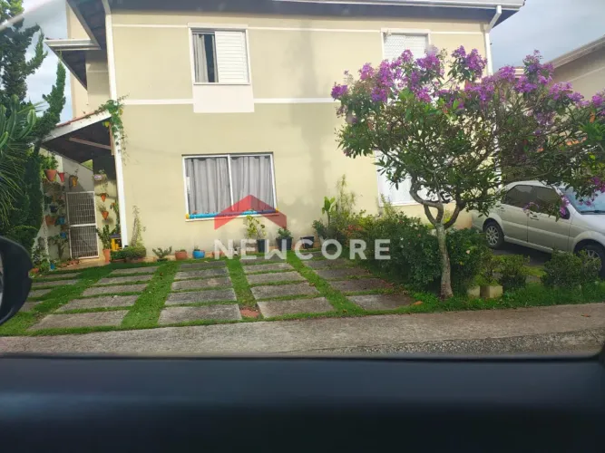 Casa de condomínio em Rua dos Coqueirais - Jardim Petrópolis - Cotia/SP