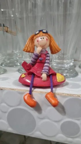 Boneca Decorativa em Resina Colecionável