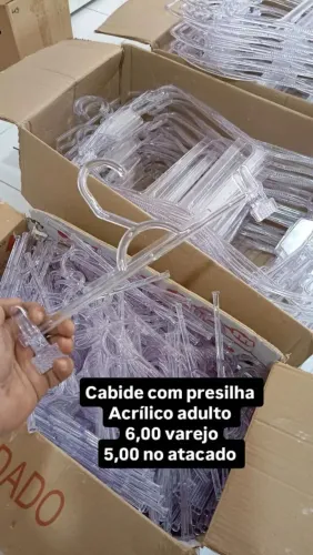 Cabide acrílico adulto