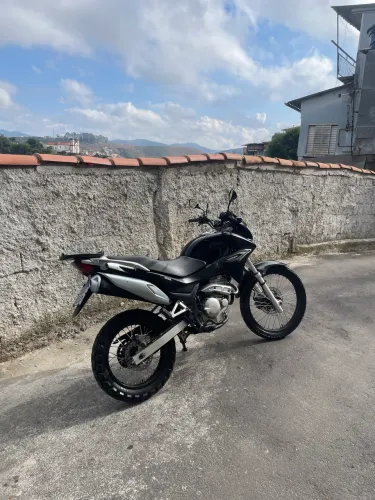 Moto nova de procedência 