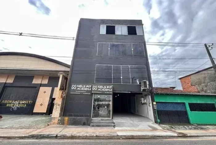 ACADEMIA À VENDA COM MAIS DE 830m², CLIENTELA FORMADA E OPERAÇÃO EM FUNCIONAMENTO