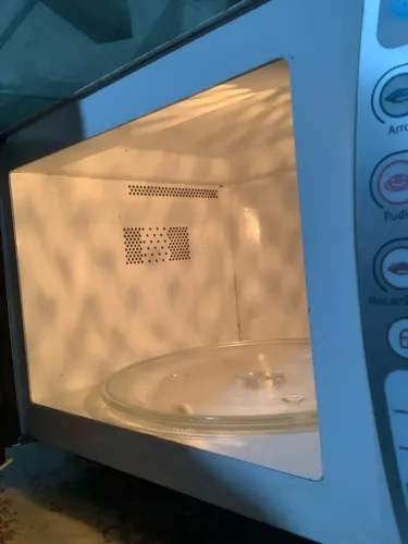 MICROONDAS ELECTROLUX 20L. OBS: ainda no plástico.