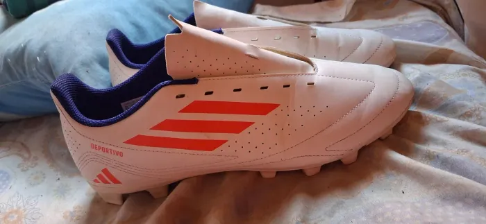 Chuteira adidas branca tamanho 42 de campo