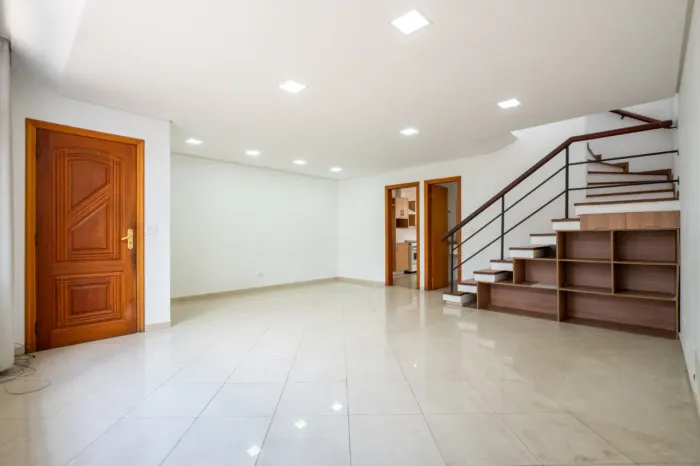 Casa de vila para venda em Campo Belo com 3 quartos, sendo 2 suítes, 172m²